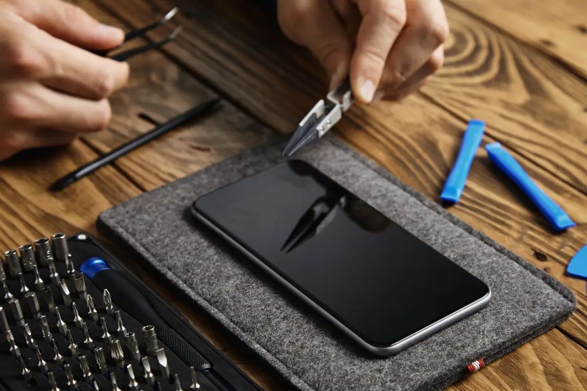 Phones, Accessories & Screen Protectors